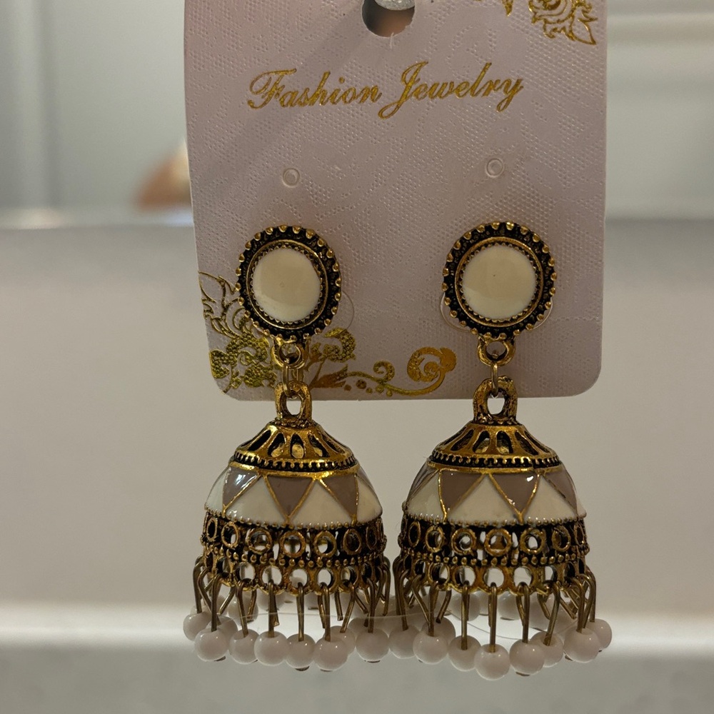 Elegant Gold and Cream Earrings